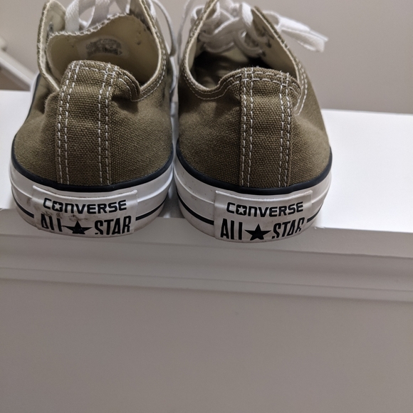 Chuck Taylor - Picture 3 of 4